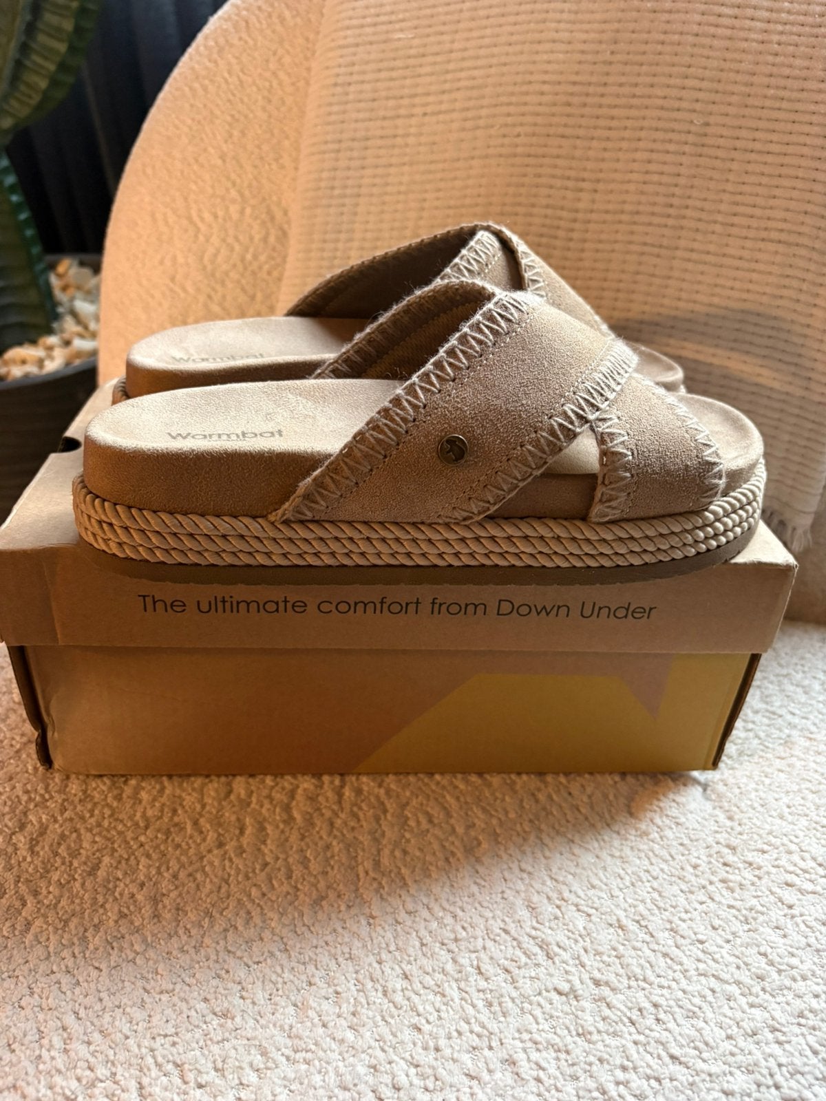 Warmbat Australia Nullagine suède beige slippers mt 40 NIEUW, Kleding | Dames, Slippers, Beige, Nieuw, Ophalen of Verzenden