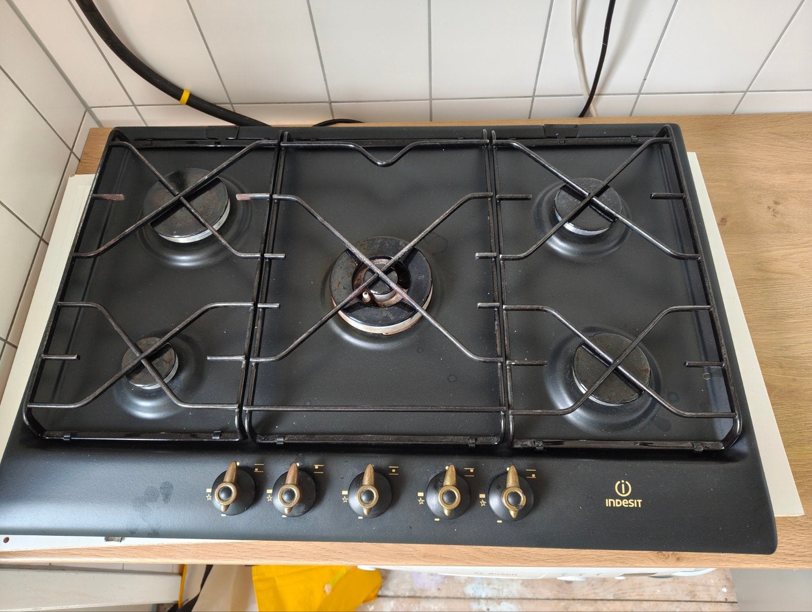 Indesit gasfornuis met 5 kookzones, Witgoed en Apparatuur, Kookplaten, Gebruikt, Ophalen of Verzenden, Inbouw, Gas
