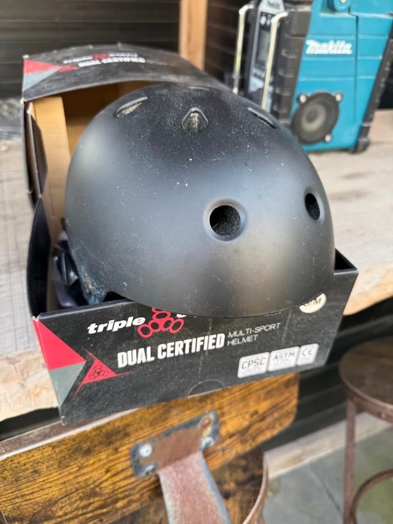 Skate / stunt helm, Fietsen en Brommers, Fietsaccessoires | Fietshelmen, Ophalen of Verzenden, Zo goed als nieuw, S, Jongen of Meisje
