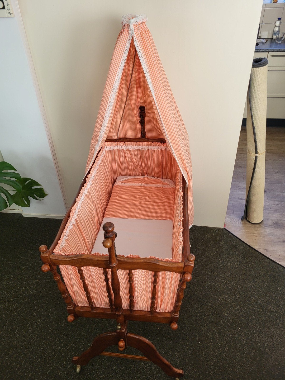 Wieg, Kinderen en Baby's, Kinderkamer | Beddengoed, Ophalen, Gebruikt, Jongetje of Meisje, Wit