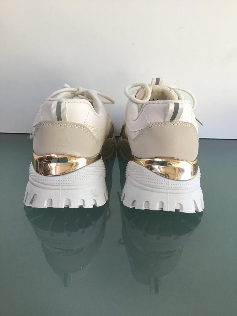 Nieuwe witte sneakers 40 | Té leuke vibe | Gratis verzenden, Verzenden, Wit, Sneakers of Gympen, Zo goed als nieuw