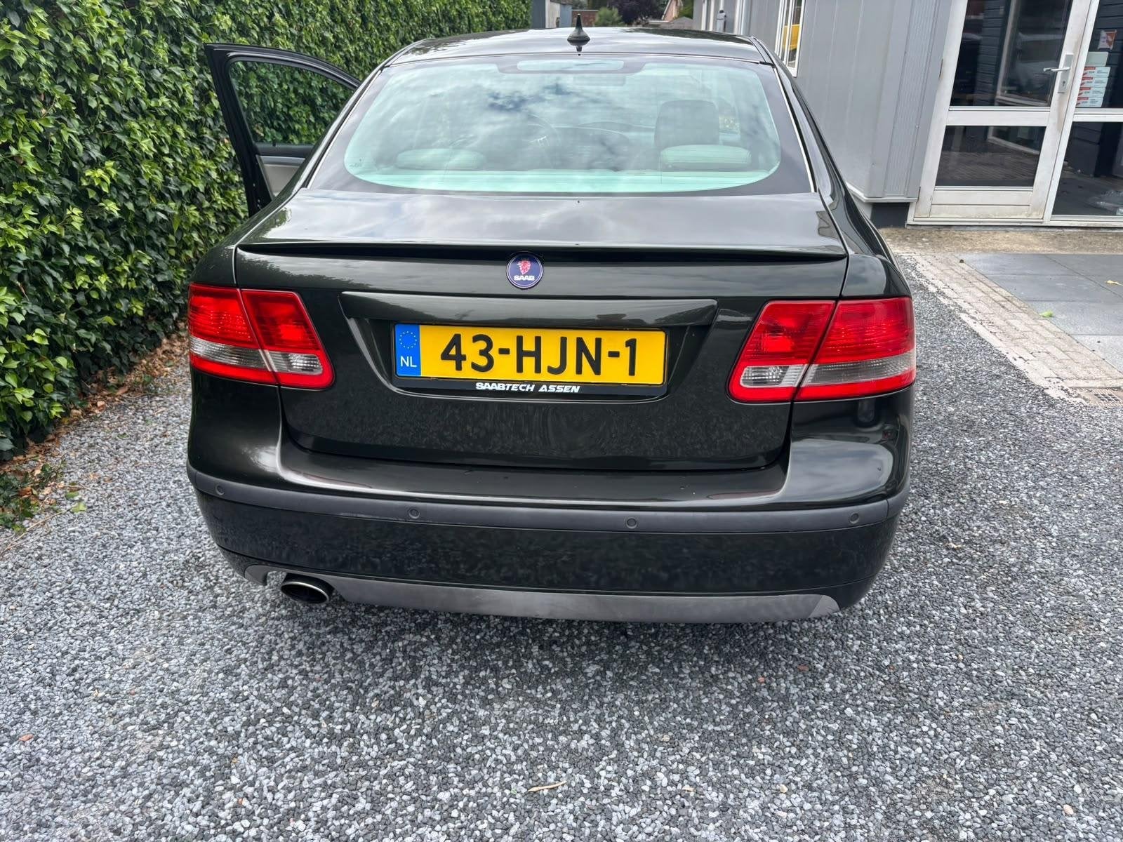 Saab 9-3 Sport Sedan Automaat 2.0T Aero | Leer | Schuifdak |, Auto's, Saab, 1998 cc, Gebruikt, 4 cilinders, Zwart