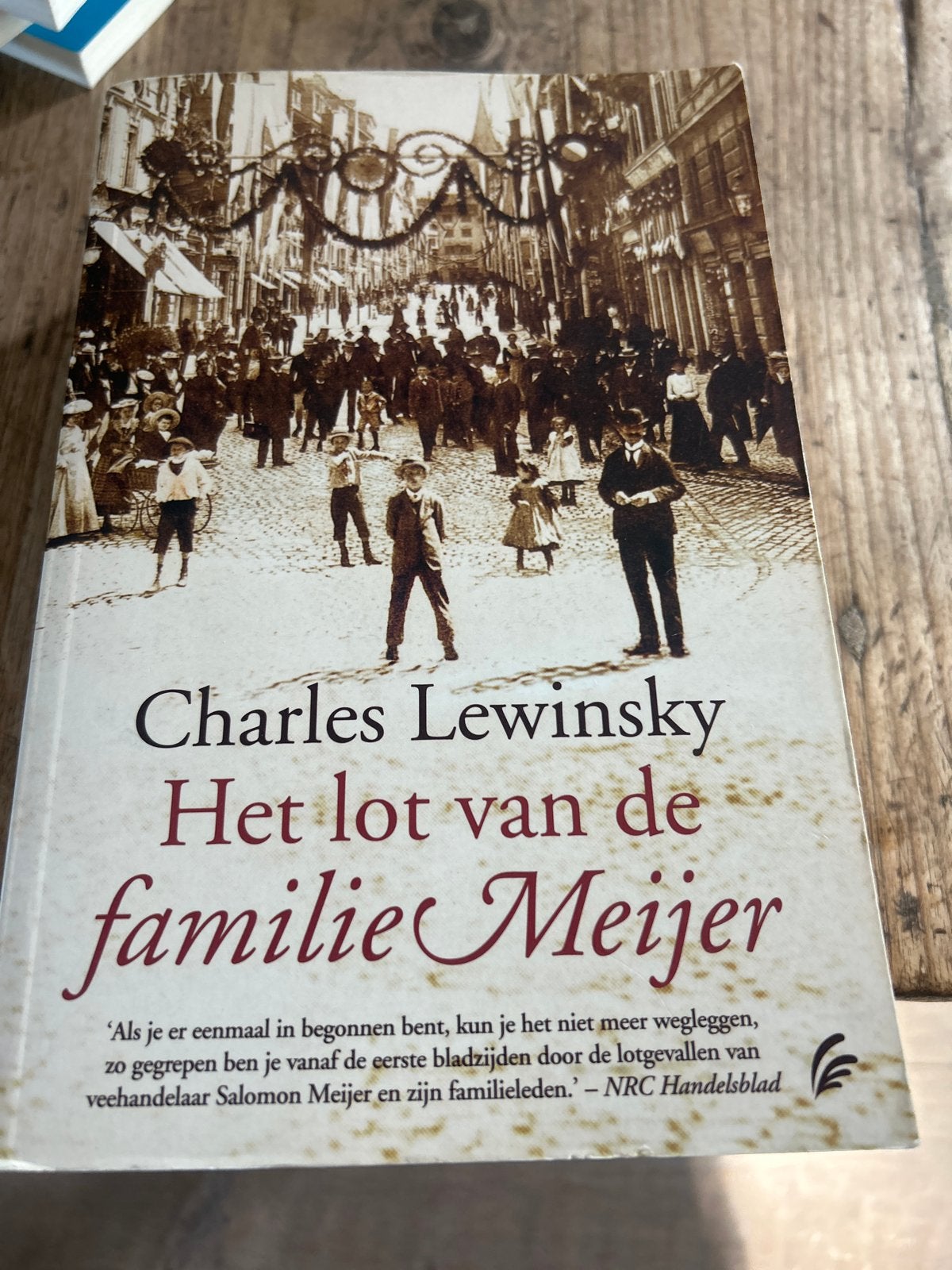 Charles Lewinsky - Het lot van de familie Meijer, Ophalen of Verzenden, Zo goed als nieuw, Nederland