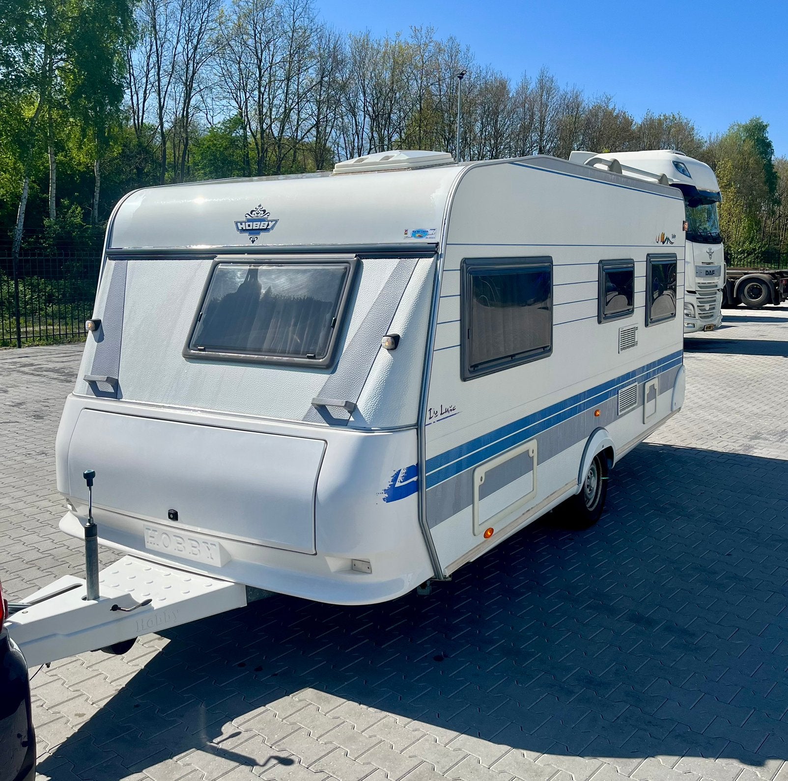 Hobby 30 460 de luxe easy 2026 bovag keuring, Omvormbare zithoek, Rondzit, Hobby, Particulier