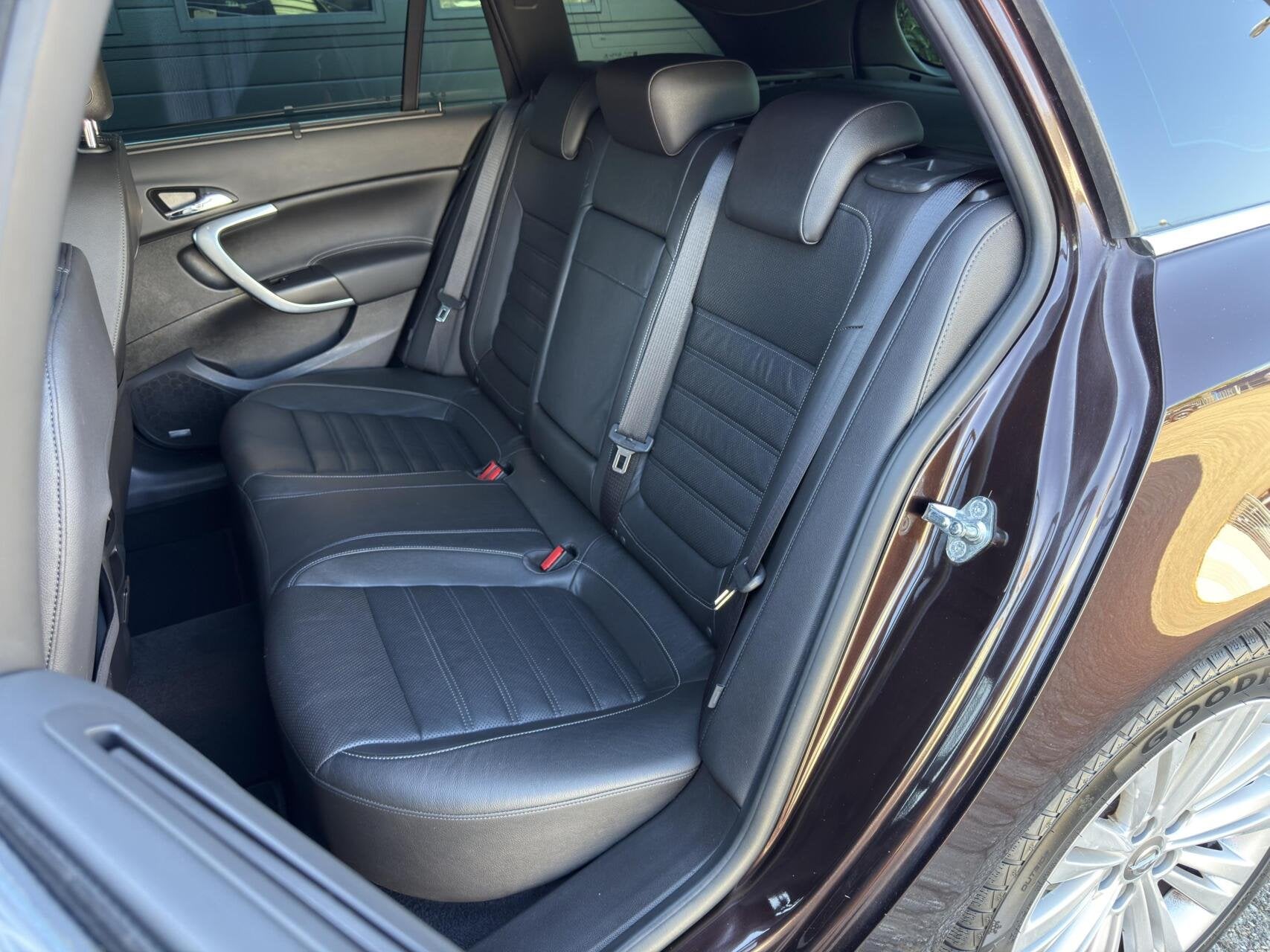 Foto 13 van Opel Insignia Sports Tourer 2.0 T Cosmo 4x4 250pk |Bose|Lede