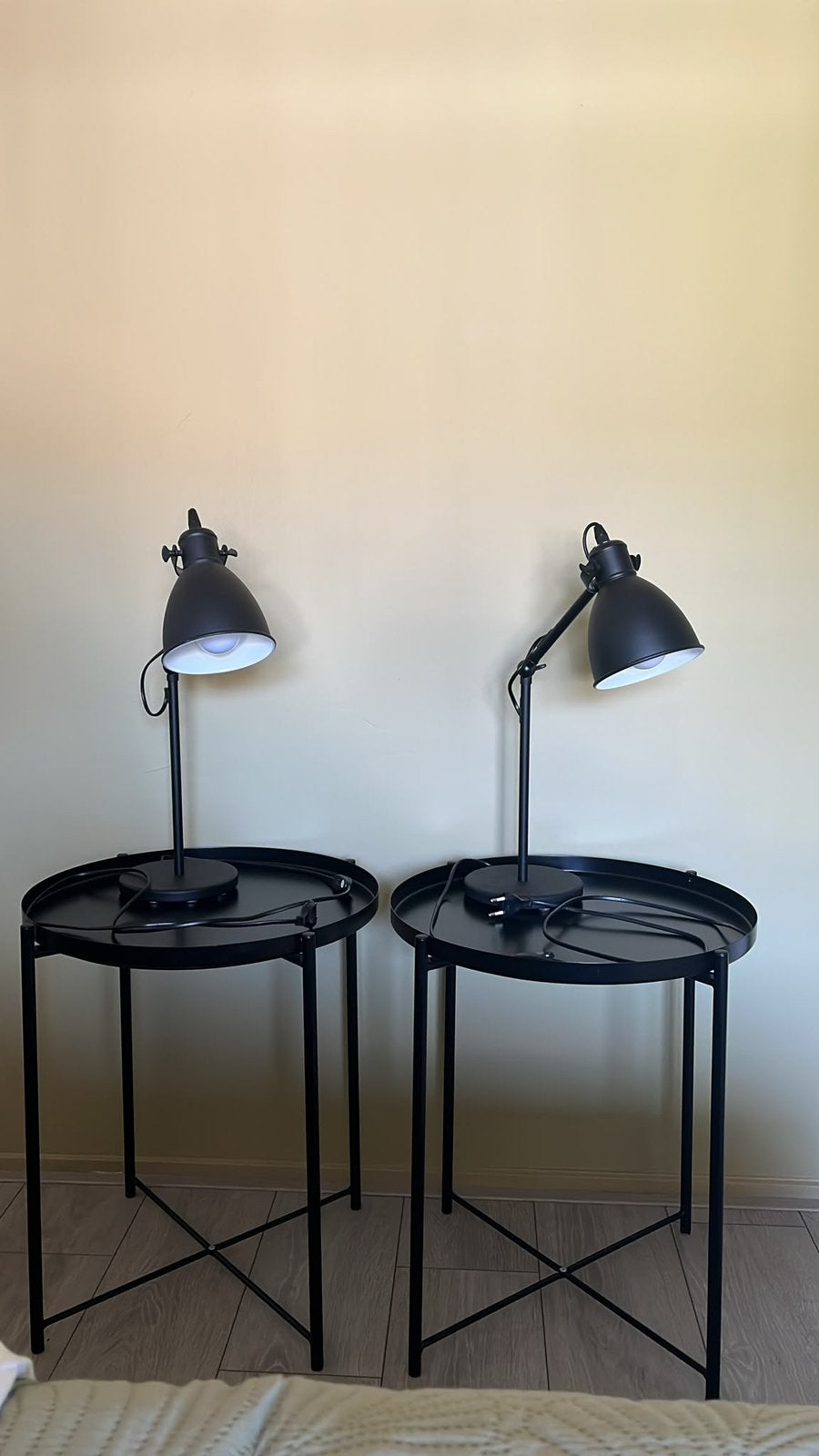 Nachtkastjes 2 met nachtlampjes, Ophalen, Zo goed als nieuw, Metaal of Aluminium, Minder dan 45 cm