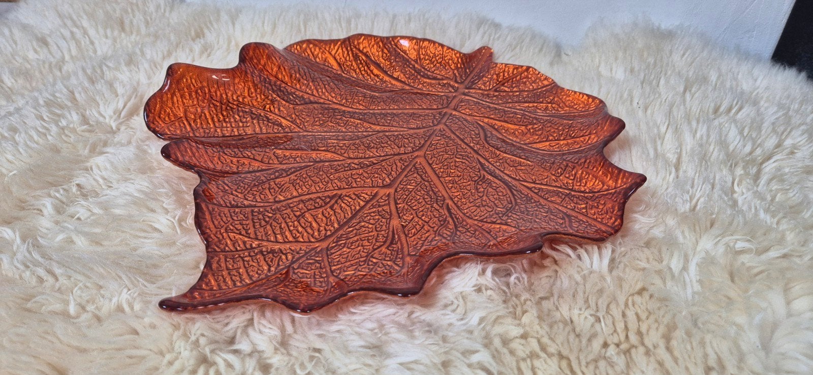Decoratieve schaal in bladvorm - Oranje glas, Schaal, Ophalen of Verzenden, Overige vormen, Glas
