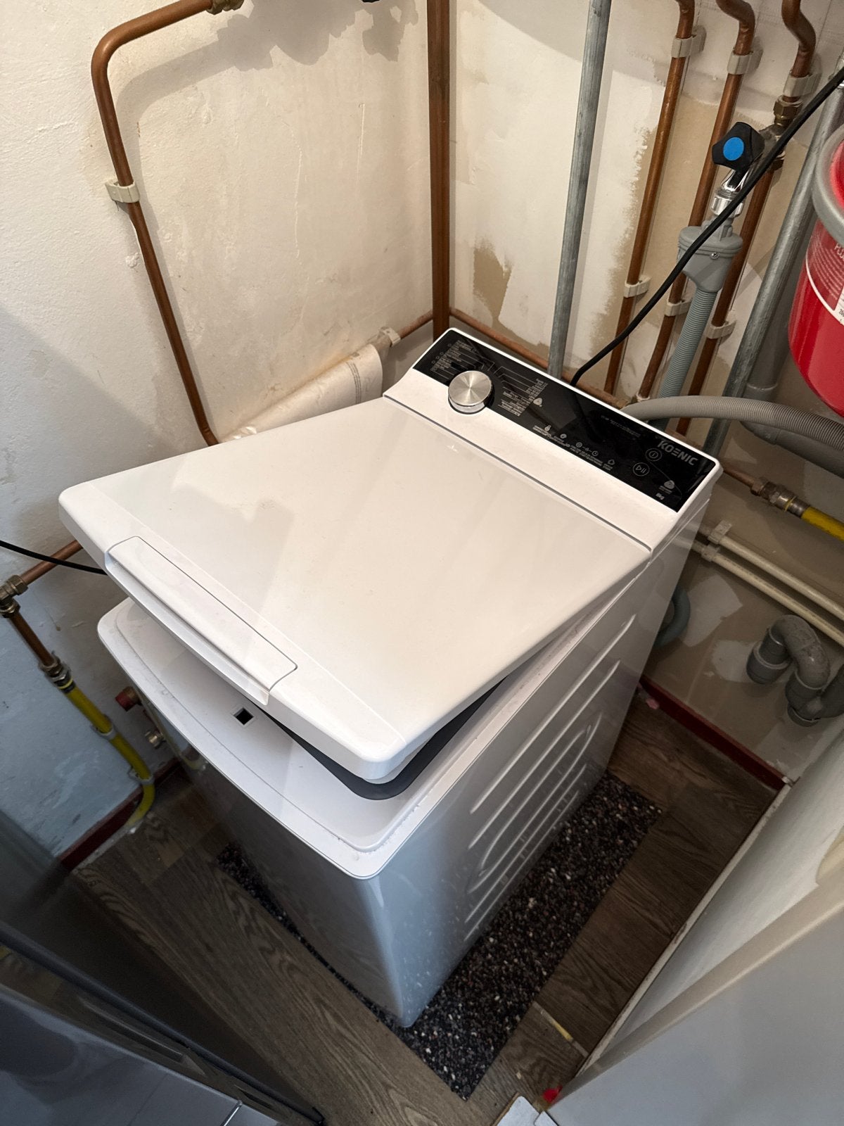 Koenic Bovenlader Wasmachine - 8kg Capaciteit, Witgoed en Apparatuur, Wasmachines, Ophalen, 1200 tot 1600 toeren, Zo goed als nieuw