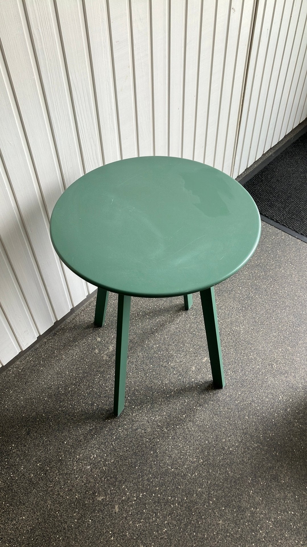Lindegroen tafeltje, Ophalen, Minder dan 55 cm, Gebruikt, Metaal of Aluminium