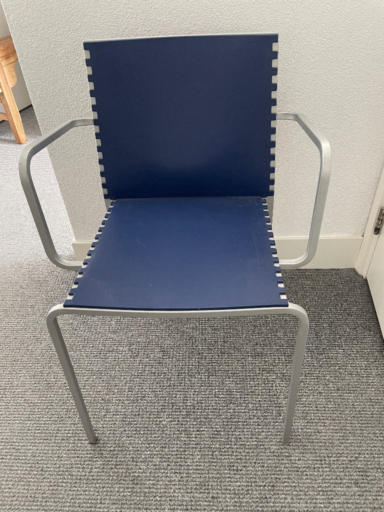 Design stoel, Ophalen, Gebruikt, Blauw, Eén