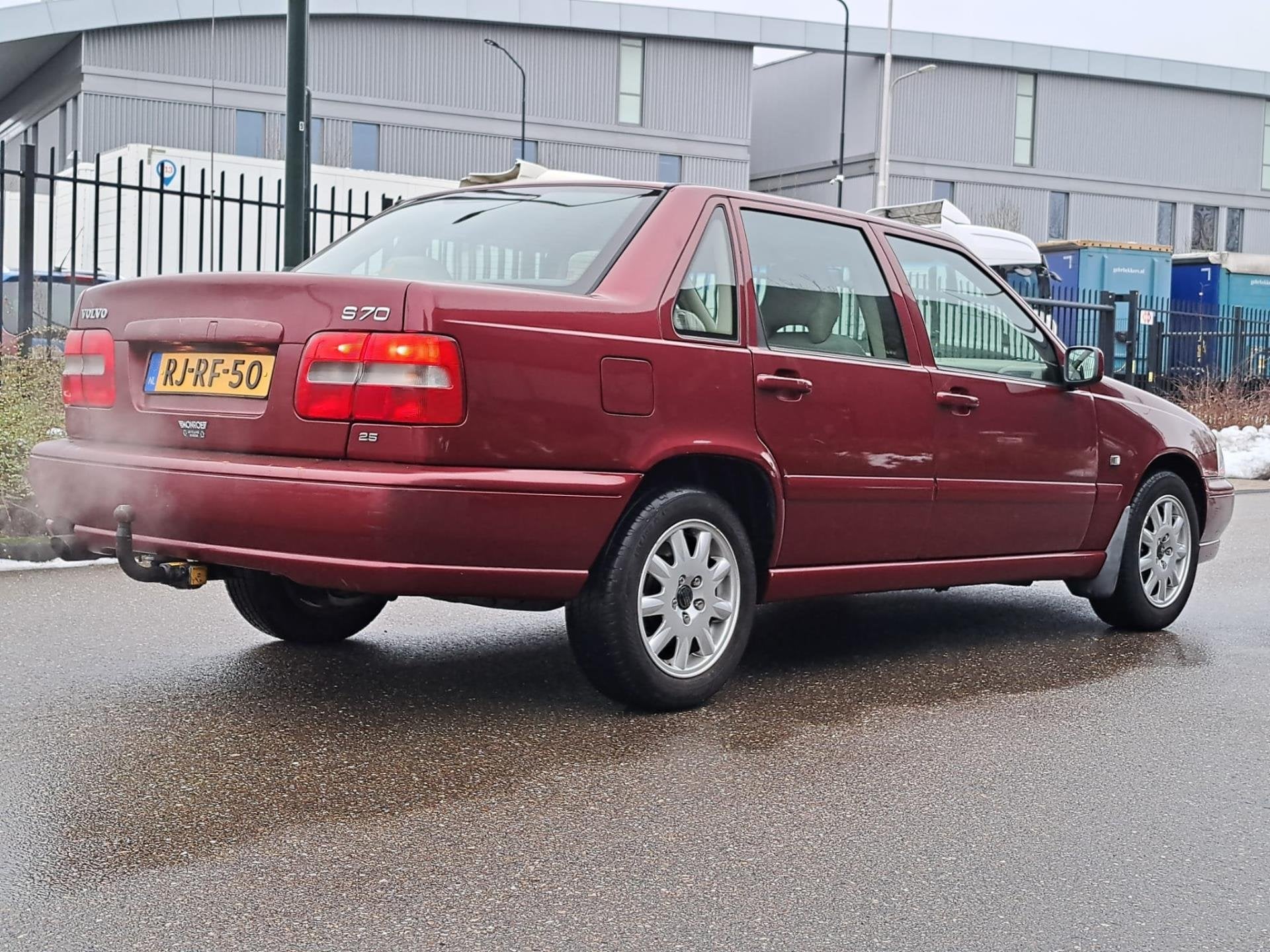 Volvo S70 2.5 Sports-Line Export/Handel, Auto's, Volvo, Gebruikt, Beige, Leder en Stof, Origineel Nederlands