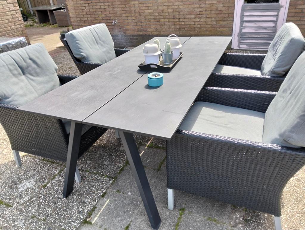 Bellagio tuinset in nieuwstaat inclusief tafel, Ophalen, 4 zitplaatsen, Aluminium, Zo goed als nieuw