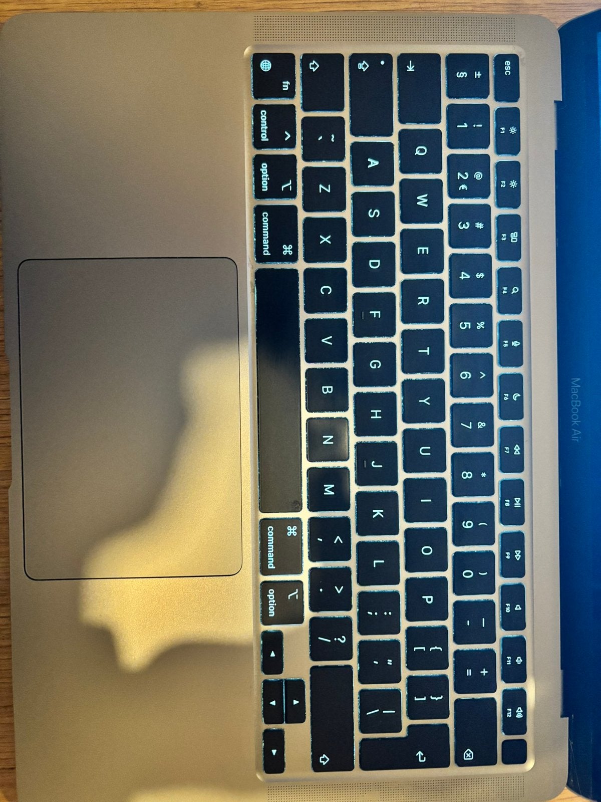 MacBook Air M1 (2020) Space Grey | Defect scherm |, Gebruikt, 256 GB, Qwerty, 8 GB