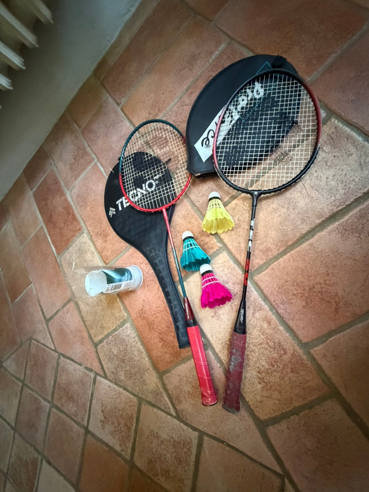 Badminton rackets 2x incl shuttles, Sport en Fitness, Badminton, Ophalen of Verzenden, Gebruikt, Racket(s)