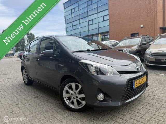 Toyota Yaris 1.5 Full Hybrid Dynamic, Auto's, Euro 5, Gebruikt, 4 cilinders, 1070 kg