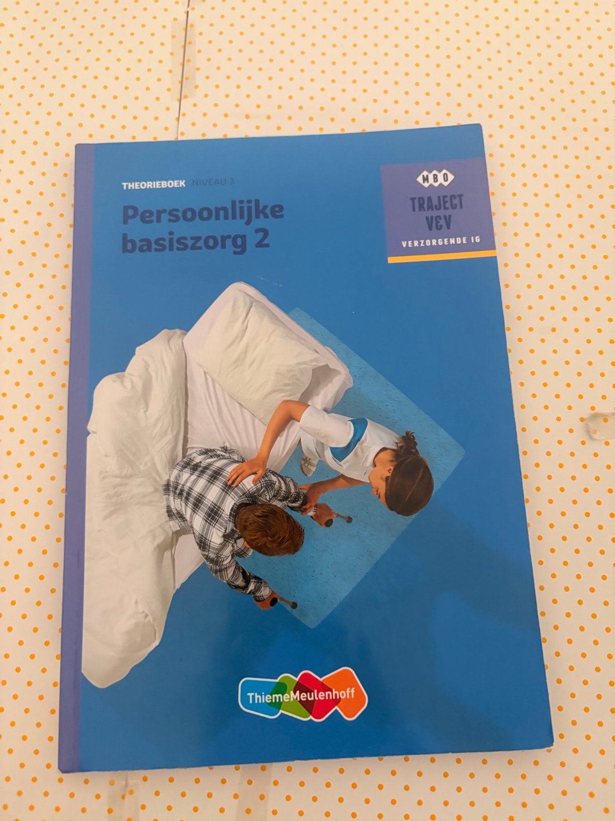 Theorieboek Persoonlijke Basis Zorg 2 MBO V&V, Ophalen of Verzenden, Zo goed als nieuw, Overige niveaus, Overige vakken