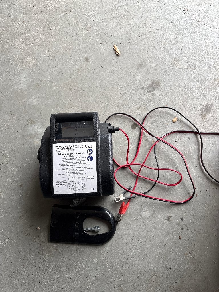 12 volts Lier, Ophalen, Zo goed als nieuw, Elektrisch