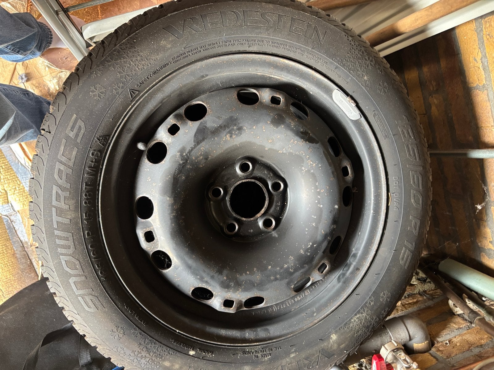 Vredestein Snowtrac 5 winterbanden met stalen velgen, Auto-onderdelen, Ophalen, Gebruikt, 15 inch, Banden en Velgen