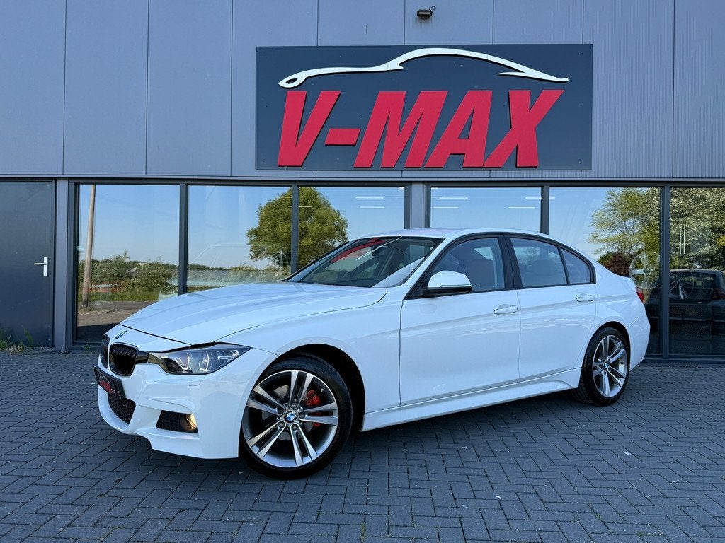 BMW 320i Sedan 184PK AUT M Sport NAP Xenon Leder Navi Cruise, Auto's, Automaat, Euro 5, Achterwielaandrijving, Gebruikt
