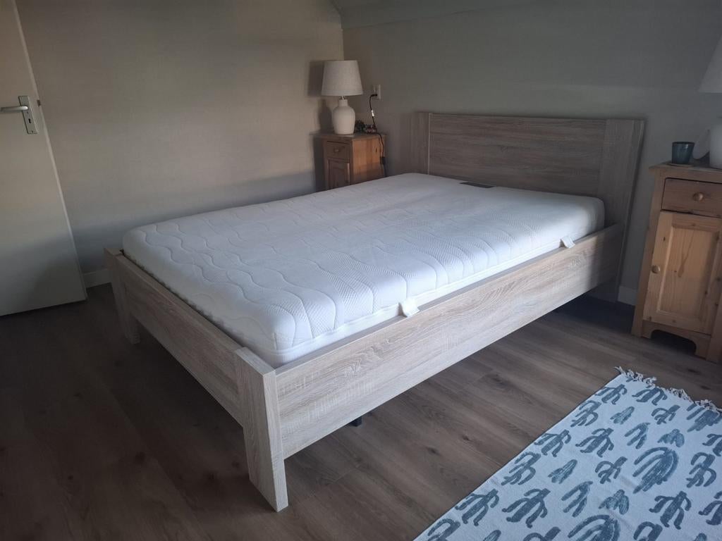 Beter Bed Texel bedframe met matras en lattenbodems, Ophalen, Verstelbaar, Overige kleuren, Tweepersoons