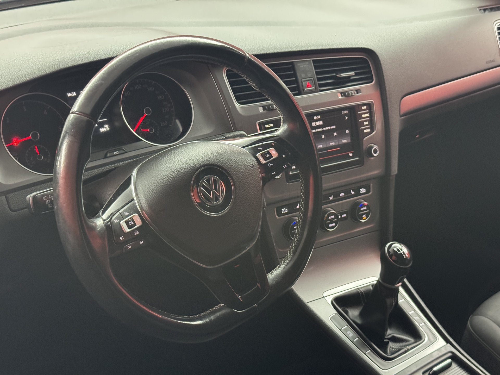 Volkswagen Golf 1.6 TDI Connected Series | Navigatie | Cruis, Voorwielaandrijving, Stof, Gebruikt, 4 cilinders