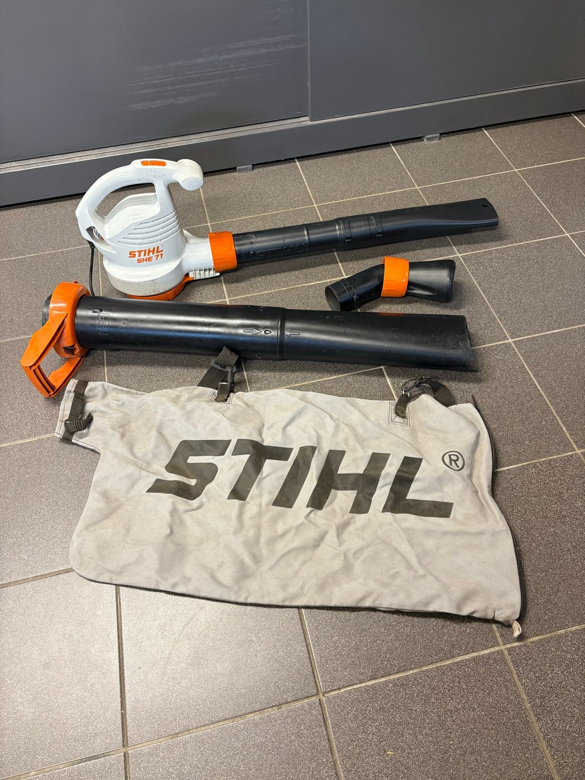 Stihl SHE 71 Bladblazer/Bladzuiger met opvangzak, Gebruikt, Handgedragen, Ophalen of Verzenden, Met opvangzak