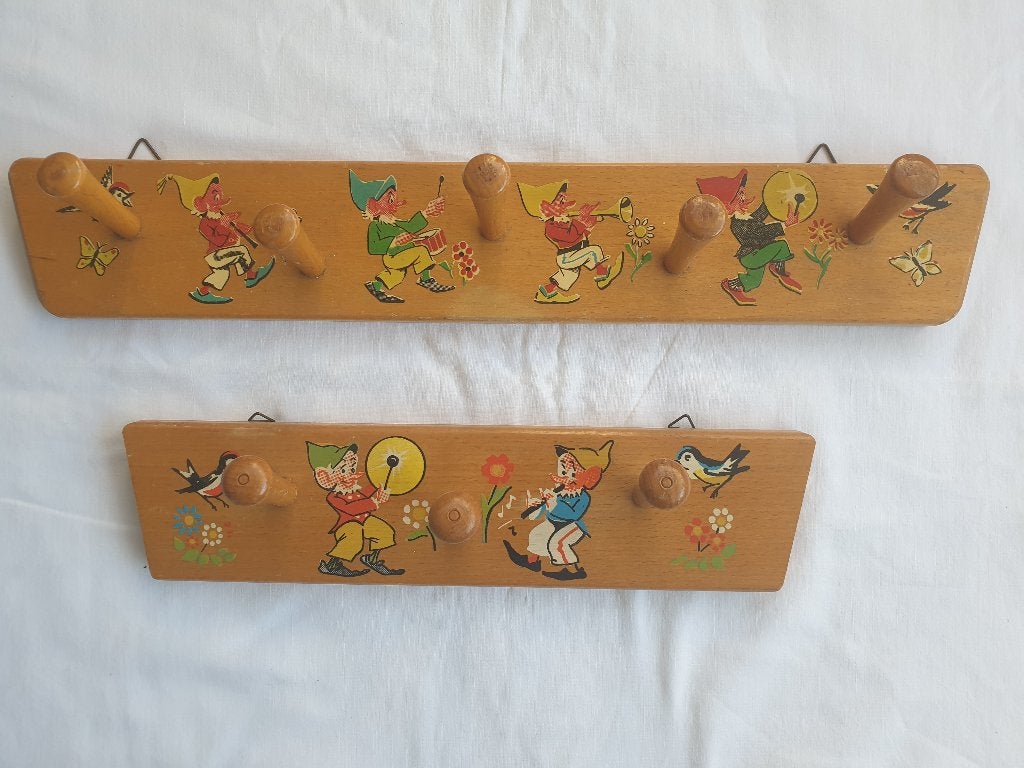 2 Vintage houten kabouter kinderkapstokjes., Ophalen of Verzenden, Gebruikt, Overige typen