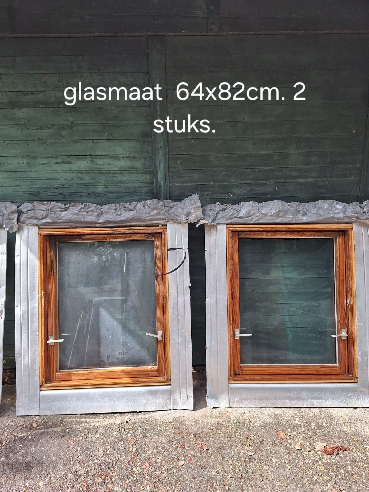 2 Dakramen te koop (vermoedelijk Velux). Glasmaat 64x82 cm., Ophalen, Gebruikt, Dakraam