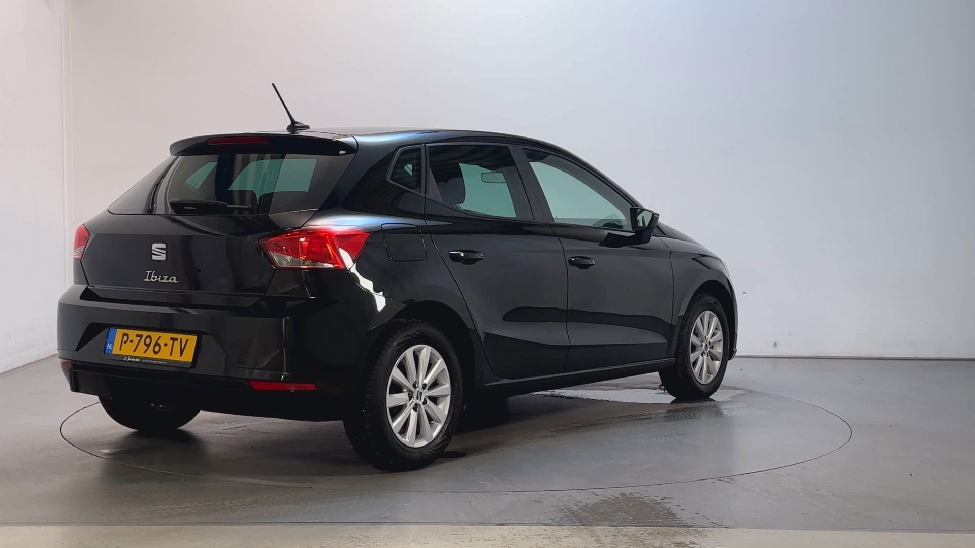 Seat Ibiza 1.0 EcoTSI Style Business Intense Stoelverwarming, Voorwielaandrijving, Dealer onderhouden, Stof, 95 pk