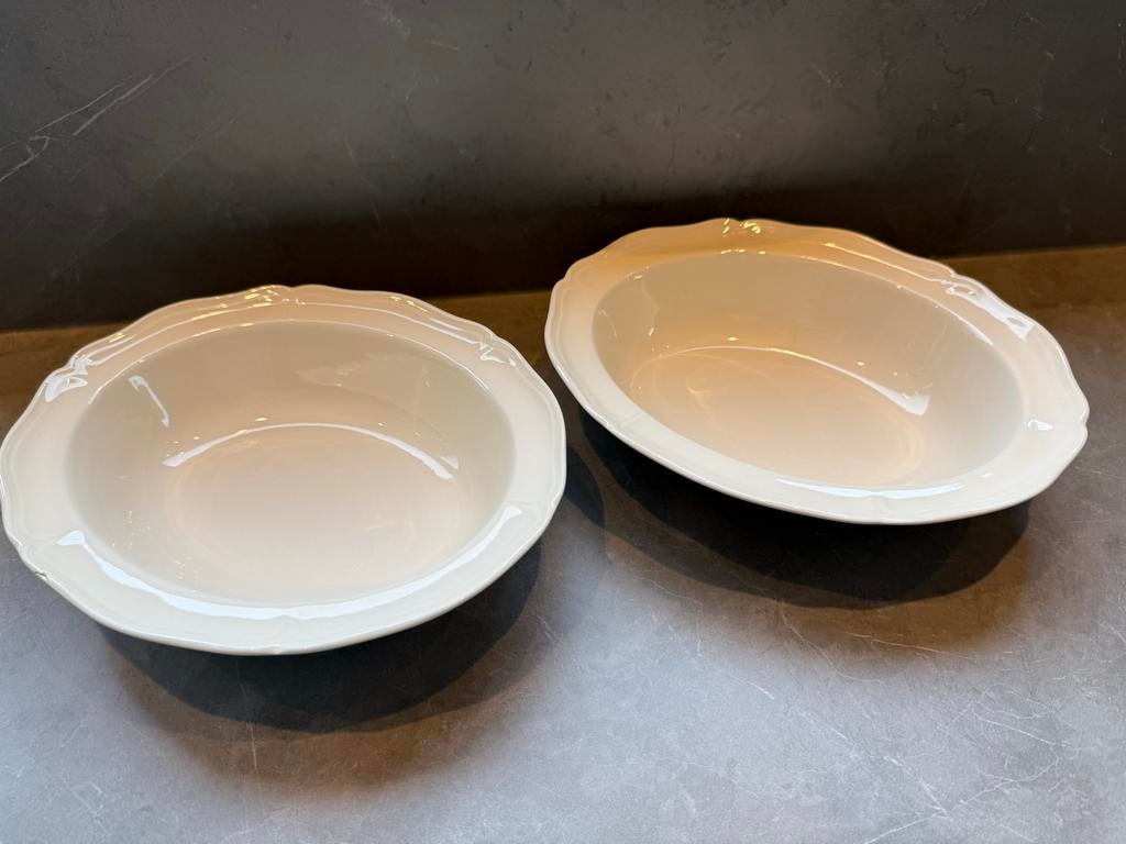 Wedgwood Queen's Plain - 2 ovale schalen - 25 cm, Antiek en Kunst, Ophalen