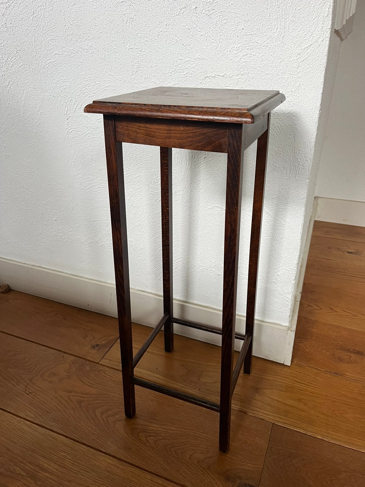 Hoge vintage Plantentafel massief hout bruin, Ophalen of Verzenden, Zo goed als nieuw