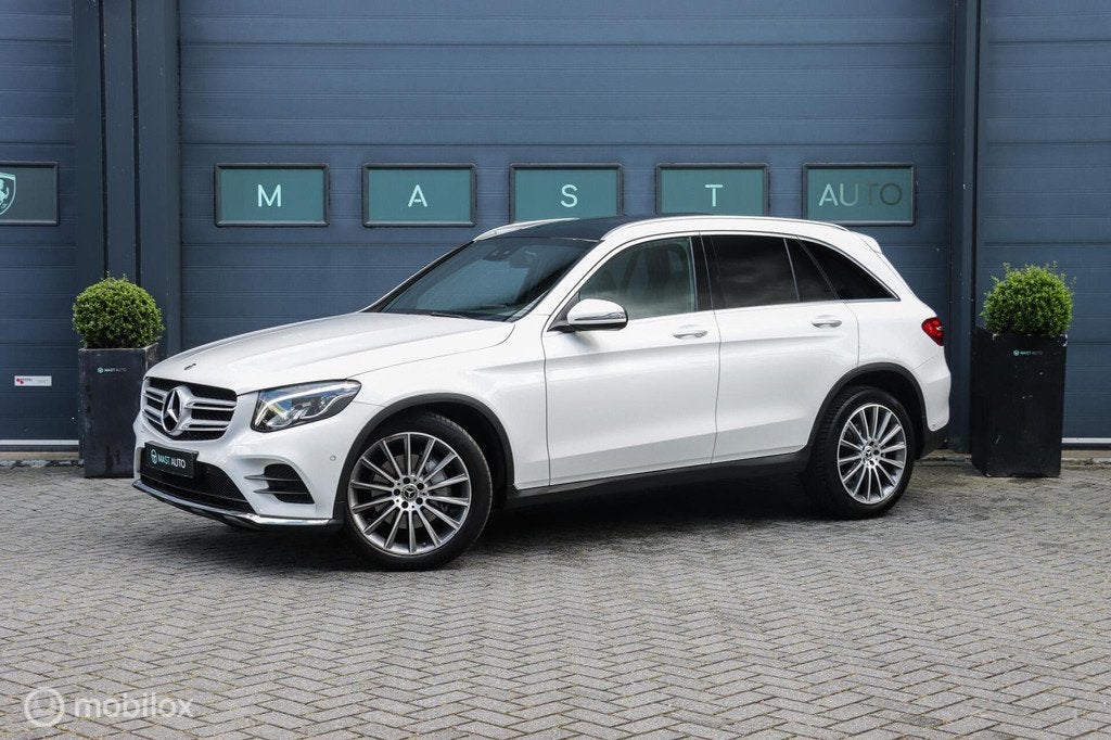 Mercedes GLC-klasse 250 4MATIC|AMG|PANO|Camera|Keyless|LED, Auto's, Automaat, 15 km/l, Gebruikt, 4 cilinders