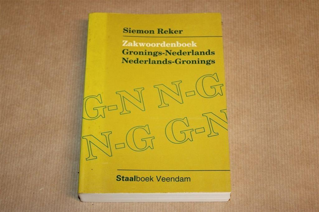Zakwoordenboek Gronings-Nederlands — Reker 4e Druk 1995, Ophalen of Verzenden, Gelezen, Van Dale