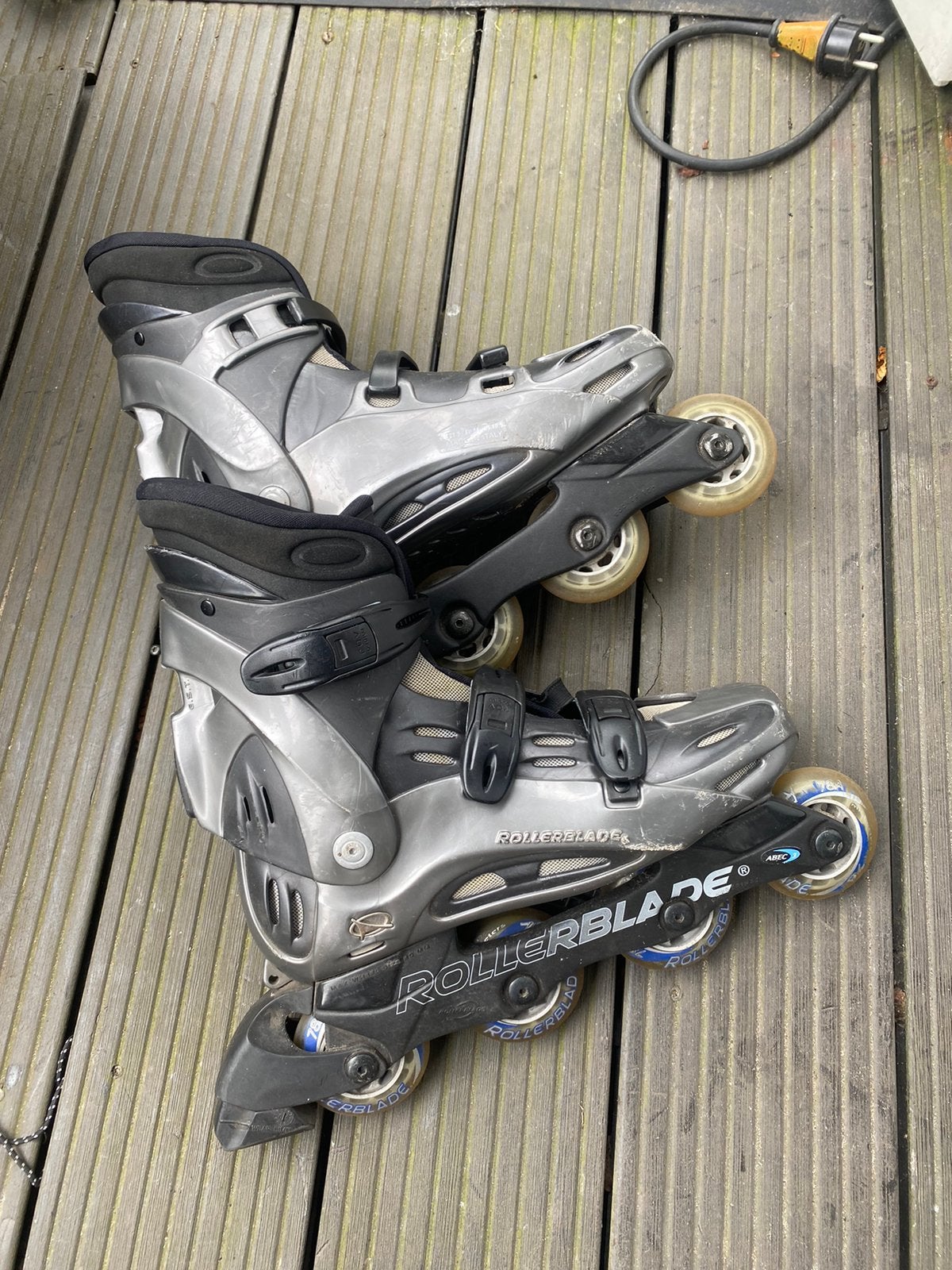 Rollerblades skates rolschaatsen maat 44 met tas en extra, Sport en Fitness, Skeelers, Ophalen, Zo goed als nieuw