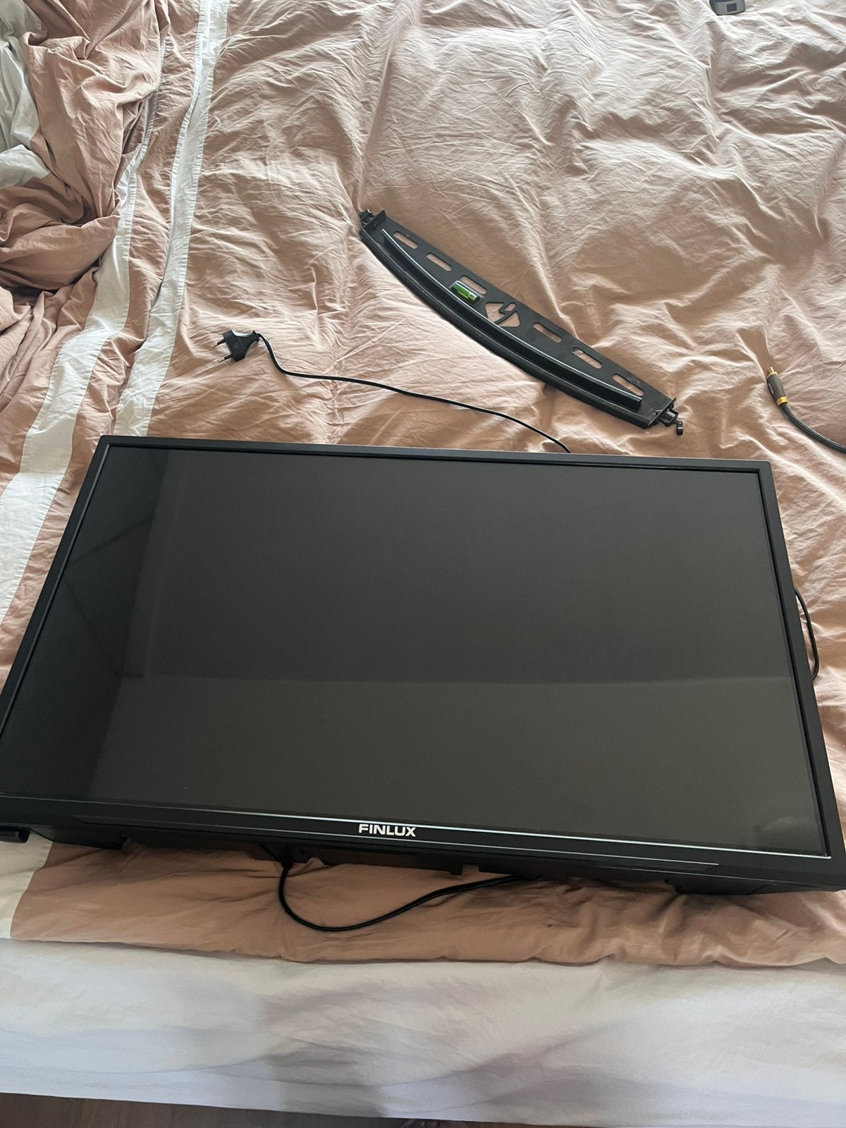 Tv 32 inch met muurbeugel, Audio, Tv en Foto, Televisies, Ophalen of Verzenden, Zo goed als nieuw, 50 Hz