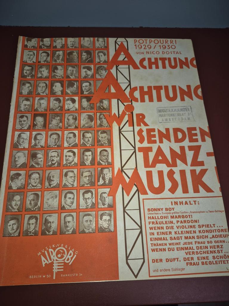 Achtung! Wir Senden Tanzmusik! Nico Dostal bladmuziek, Ophalen of Verzenden, Gebruikt, Artiest of Componist, Zang