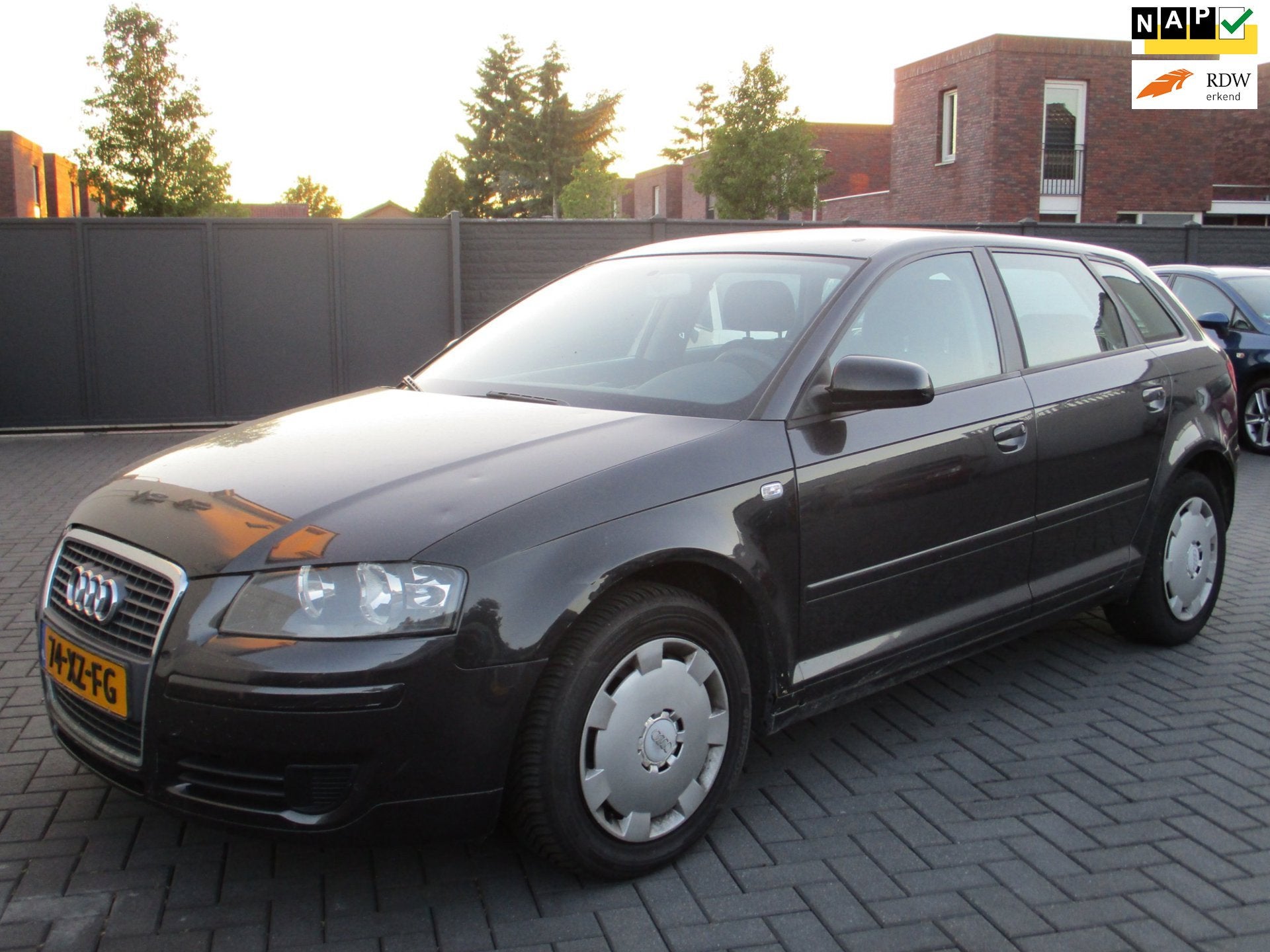 Audi A3 Sportback 1.6 Attraction Pro Line Business Airco Cli, Auto's, Audi, Voorwielaandrijving, Dealer onderhouden, Stof, Gebruikt