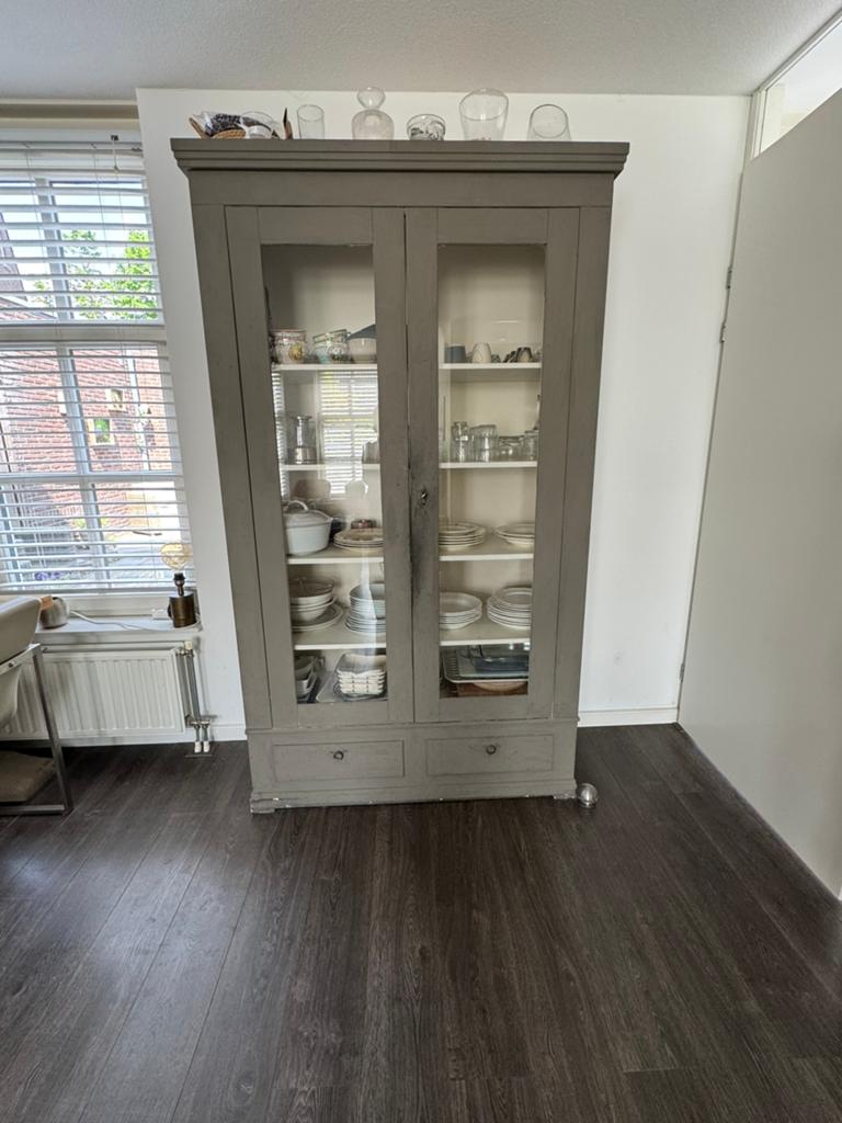Grijze buffet/vitrine kast, Ophalen