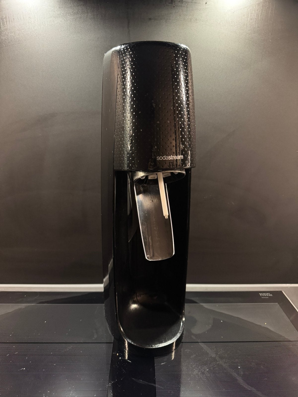 SodaStream Spirit Sparkling Water Maker + CO2 Cylinder, Ophalen of Verzenden, Zo goed als nieuw