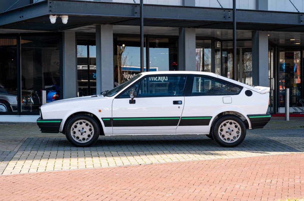 Alfa Romeo Sprint 1.5 QV (bj 1986), Stof, Zwart, Overige kleuren, 4 stoelen
