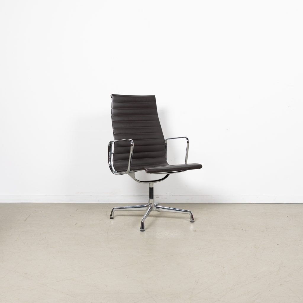 Vitra EA 112 Bureaustoel Donkerbruin Leer - Chroom