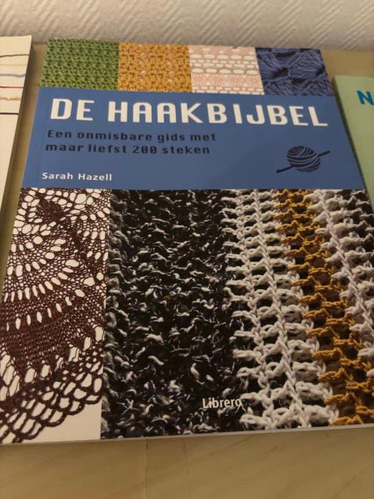 De Haakbijbel - Een onmisbare gids met meer dan 200 steken, Ophalen of Verzenden, Zo goed als nieuw
