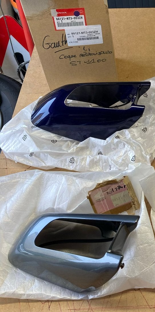 Nieuw (NOS) linker spiegelkappen HONDA ST1100 Pan European, Motoren, Ophalen of Verzenden
