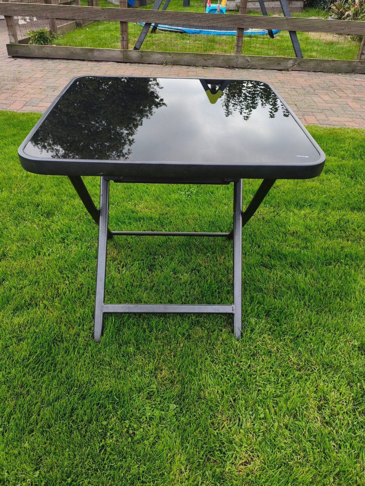 Praktische opvouwbare tuintafel met glazen blad, Ophalen, Gebruikt, Vierkant, Metaal