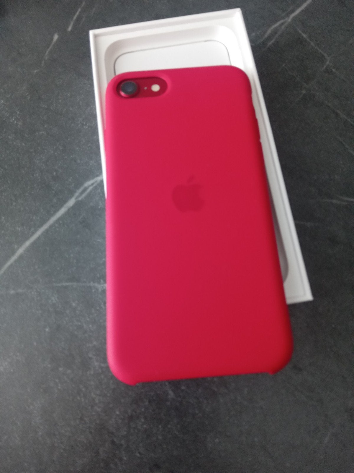 Nieuwe iPhone SE (rood) met Apple Watch SE, Telecommunicatie, Ophalen, IPhone SE (2016), Nieuw, 64 GB