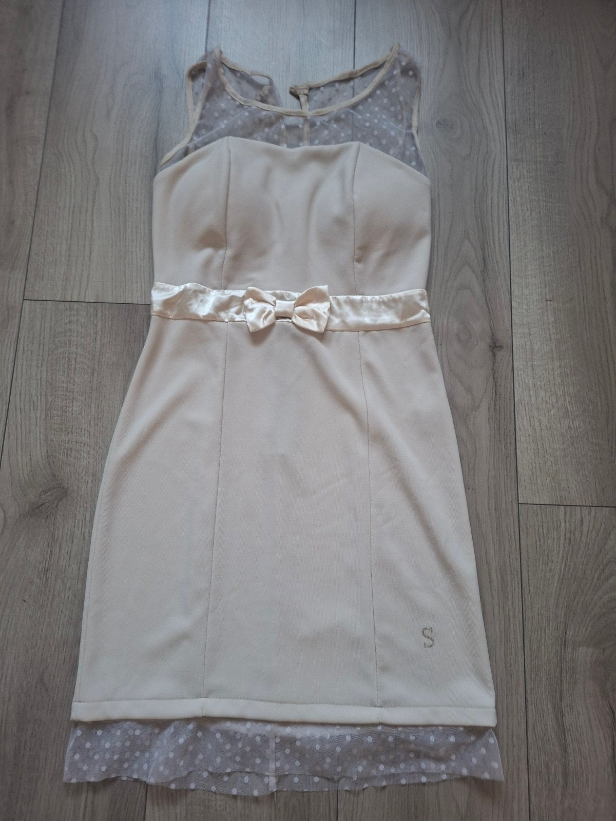 Beige jurk met stippen en strik - Maat S/M, S..., Beige, Ophalen of Verzenden, Zo goed als nieuw