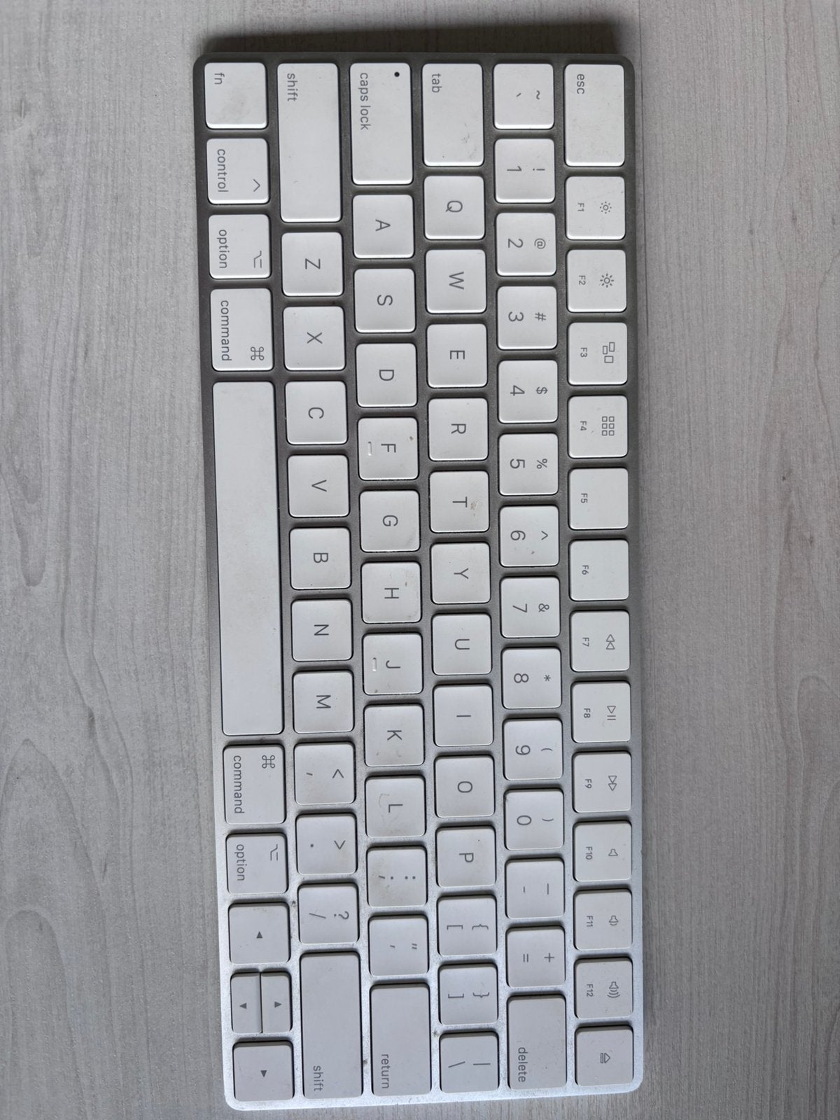 Apple toetsenbord wit, Computers en Software, Toetsenborden, Ophalen, Zo goed als nieuw