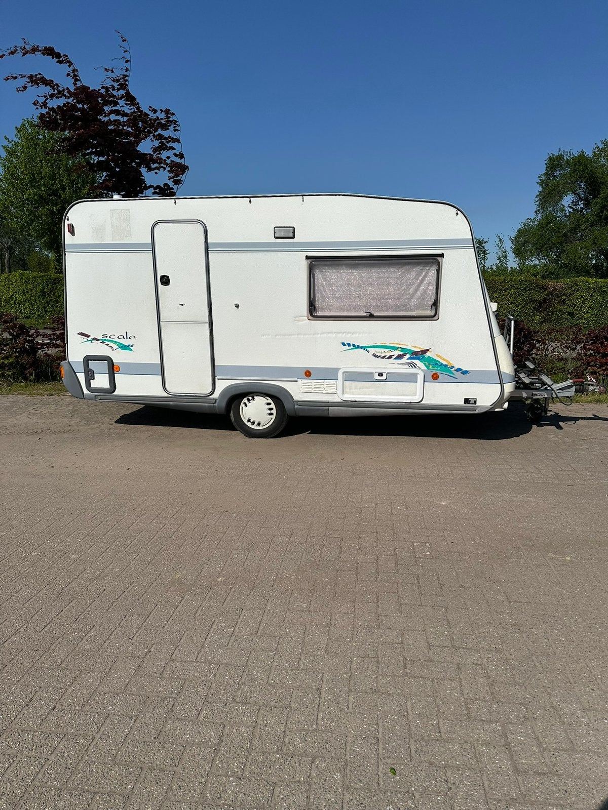 Compacte caravan met fietsenrek - Ideaal voor 2-3 personen, Overige merken, Standaardzit, Omvormbare zithoek, Particulier