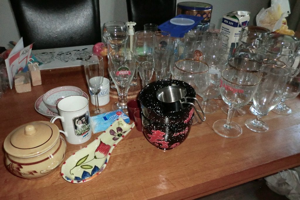 Dozen met Bierglazen, schaaltjes etc, gratis afhalen, Ophalen, Overige typen, Zo goed als nieuw, Overige materialen