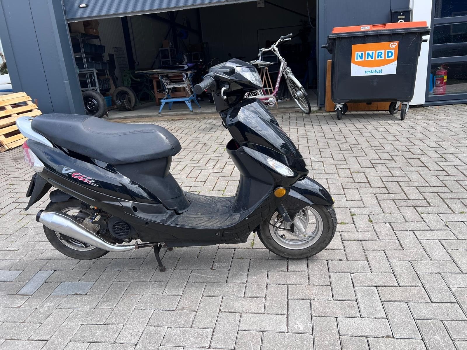 Mooie Peugeot V-Clic 80cc, Ophalen
